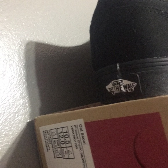 Vans - Picture 3 of 4